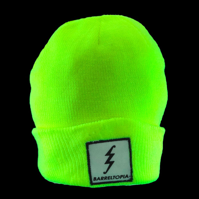 Gorro-amarillo-barreltopia